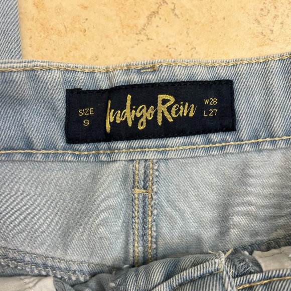 NWT Distressed High Rise Mom Jeans - Picture 2 of 5